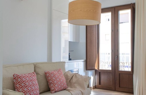 Distrito Centro Apartment | Hommyhome Coliseum 202