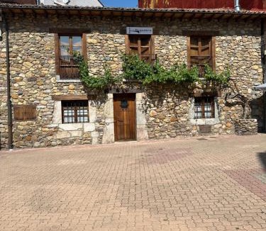 La Robla Hotel | Hospedería La Bogadera