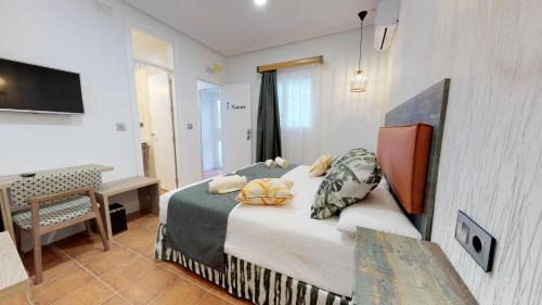 Rota House | Hostal Boutique La Española