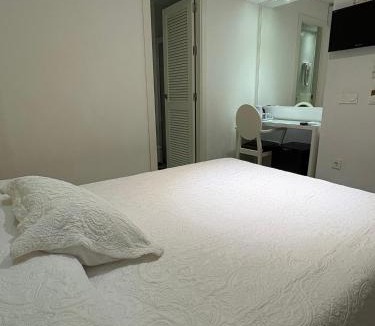Conil de la Frontera City Center Hotel | Hostal El Alojado de Velarde