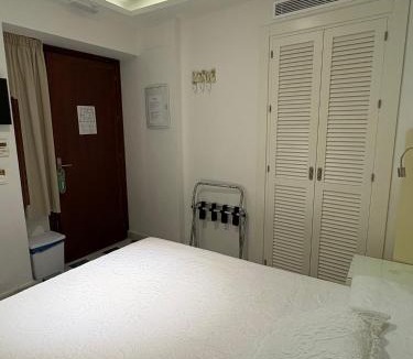 Conil de la Frontera City Center Hotel | Hostal El Alojado de Velarde