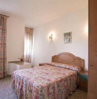 New Golden Mile House | Hostal Europa