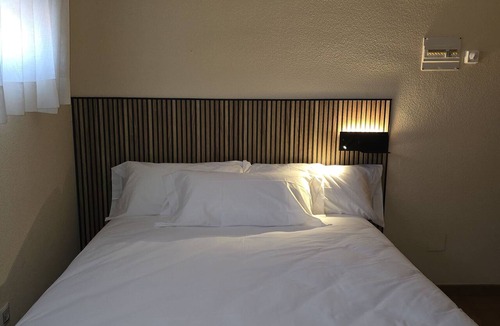 El Espinar Hostel | Hostal La Cigüeña