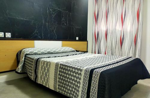 La Linea de la Concepcion Hotel | Hostal la Campana