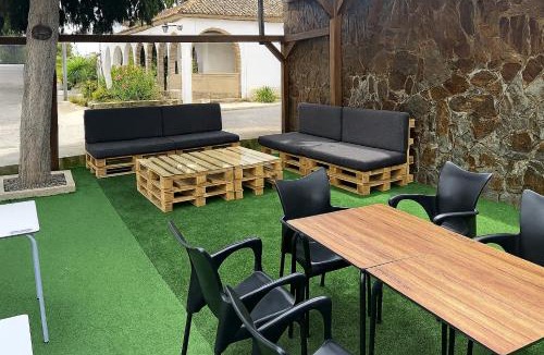 Lucena Hotel | HOSTAL LAS PALOMAS
