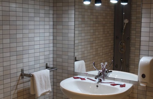 Piedralaves Hostel | Hostal Mainz