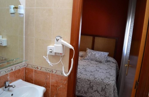 Escacena del Campo Hostel | HOSTAL PENSION LA RUTA