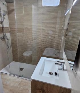 Padul House | Hostal Restaurante el cruce