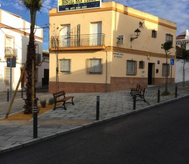 Sanlucar la Mayor Hostel | Hostal San Pedro