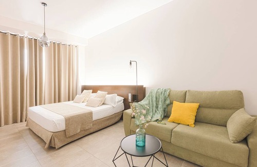 Huerta de Santa Teresa Hotel | Hotel AACR Monteolivos