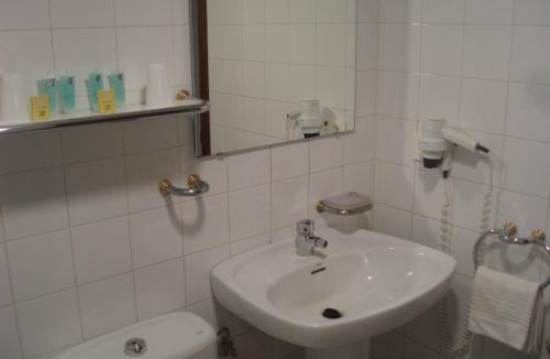 Montanchez Hotel | Hotel Balneario Fuentes del Trampal