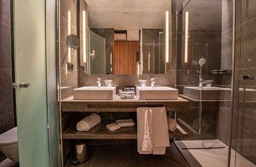 San Bernardo Hotel | Hotel Giralda Center