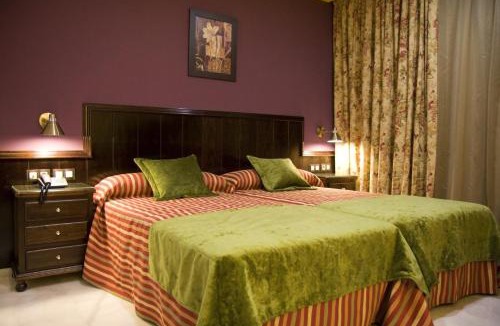 Puente Genil Hotel | Hotel Las Acacias