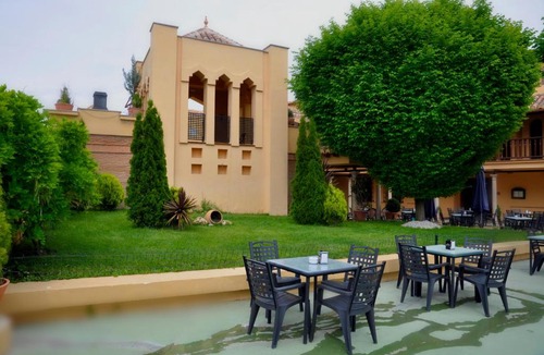 Barrio de la Vega Hotel | Hotel Los Cerezos