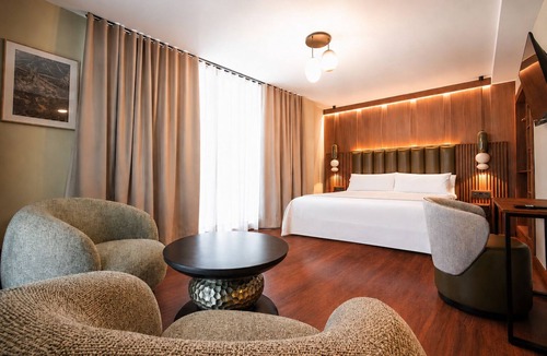 Peligros Hotel | HOTEL NOGAL