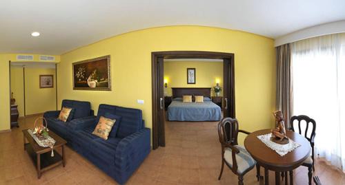 Zahara de los Atunes Hotel | Hotel Porfirio