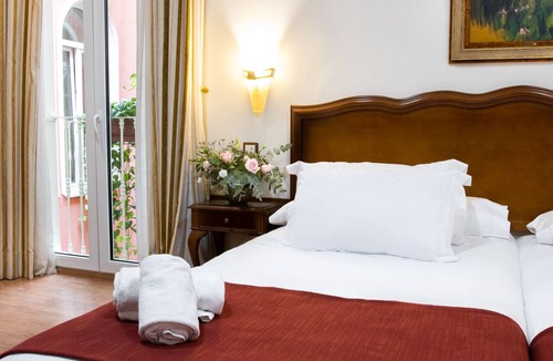 Centro - Sagrario Hotel | Hotel Reina Cristina