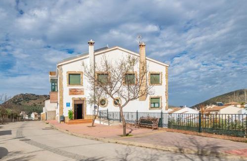 Cuevas del Becerro Hotel | Hotel Rural El Castillejo - A 15 min de Ronda