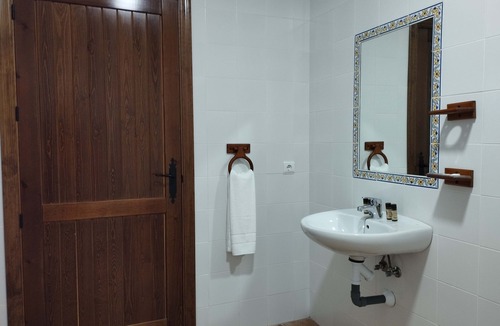 Cuevas del Becerro Hotel | Hotel Rural El Castillejo
