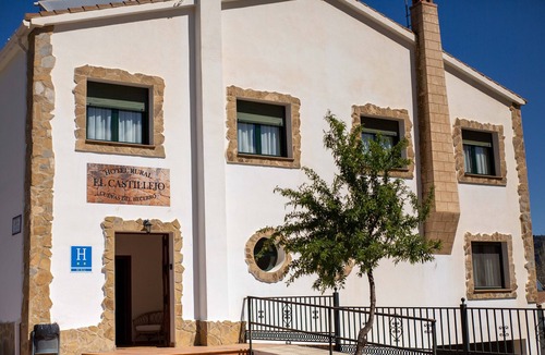 Cuevas del Becerro Hotel | Hotel Rural El Castillejo