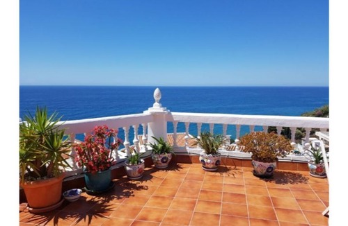 Urbanizacion Ladera del Mar House | HOUSE 2 BEDS, SEA VIEW, WIFI,SWIMMING POOL.