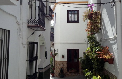 Guaro House | House in Guaro with Barbecue