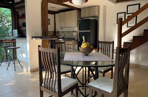 Bexiga House | House on Curral beach in Ilhabela, with pool and barbecue. Two suites.