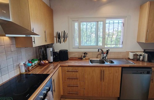 Buenas Noches House | House - Sleeps 8 - Hot Tub - Beach Access