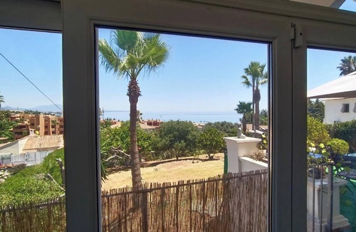 Buenas Noches House | House - Sleeps 8 - Hot Tub - Beach Access