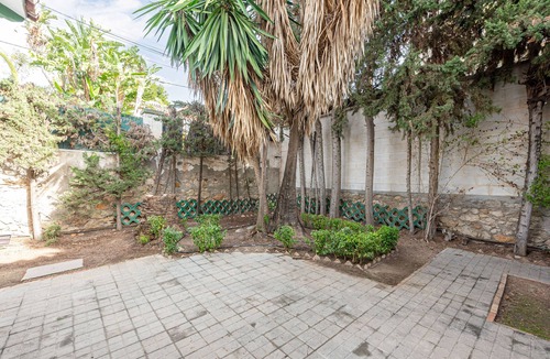 Pedregalejo House | House with garden in residential area