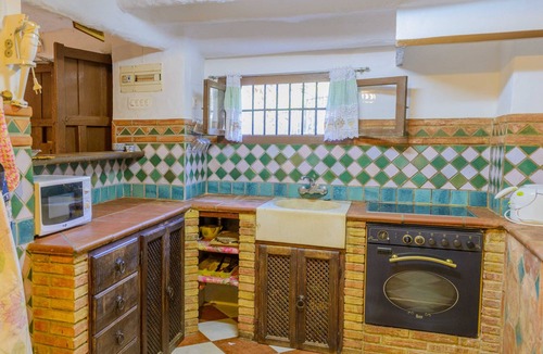 Carcabuey Cottage | House with large swimming pool, mountain, jacuzzi, By PLANETRURAL