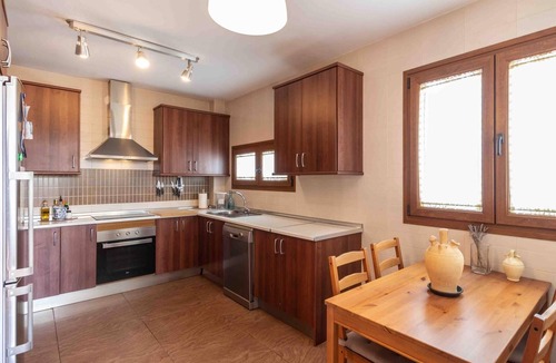Durcal Cottage | House with pool, garden, AC and BBQ