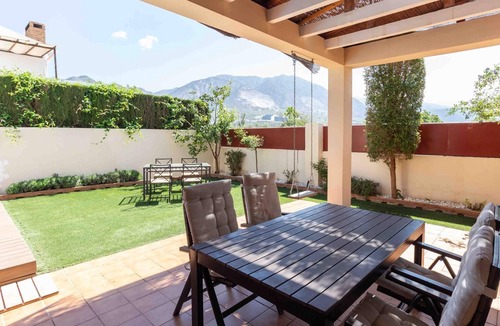 Durcal Cottage | House with pool, garden, AC and BBQ