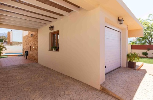 Durcal Cottage | House with pool, garden, AC and BBQ