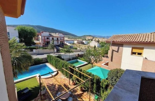 La Guardia de Jaen Ski Chalet | House with private saltwater pool