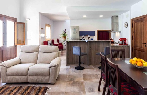 Durcal Cottage | House with swimming pool, wifi and barbecue