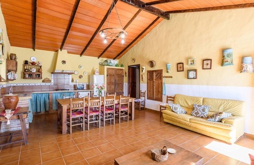 Canete la Real Villa | Huerta La Lapa Cañete la Real by Ruralidays