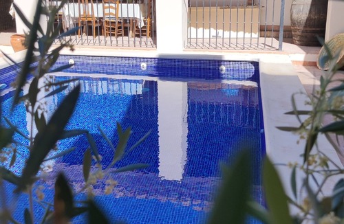 Niguelas Cottage | Ideal house for families with pool in a spectacular patio