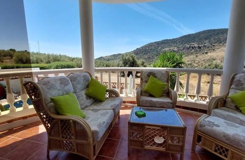 Mondron Villa | Immaculate 2 Bedroom 2 Bathroom Villa Private heated pool for 4 (Max 5)