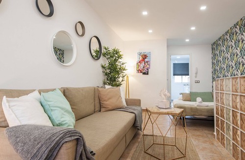 Numancia House | IMPRESSIVE DUPLEX NEAR ATOCHA WITH HUGE GARDEN CHILL OUT FOR 10 PAX