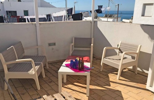 Conil de la Frontera City Center Cottage | In a very attractive location with a light and friendly atmosphere, sleeps 2-4.