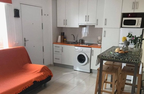 Conil de la Frontera City Center Cottage | In a very attractive location with a light and friendly atmosphere, sleeps 2-4.
