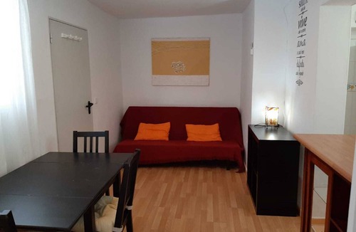 Almensilla House | Independent apartment in villa with 3000m plot and shared pool