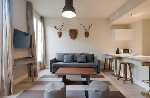 Central District Apartment | Industrial Suite Apartment