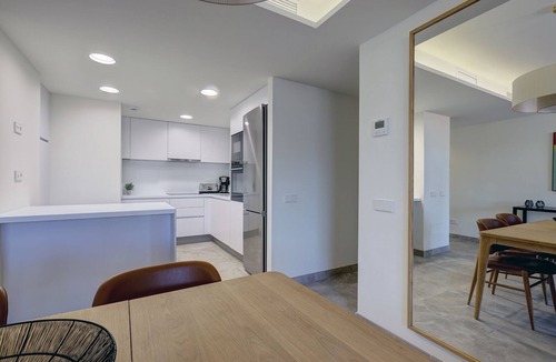 Historic Center of Estepona Apartment | Infinity luxury 2 bedroom apartment with roof top pool gym in Estepona Center
