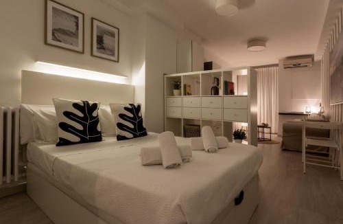 Camino de Ronda Apartment | Inmyhome Pedro Antonio Studio