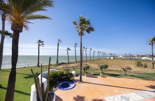 Chipiona Apartment | Isla Verde 7: Peaceful Morning Retreat Near the Sea