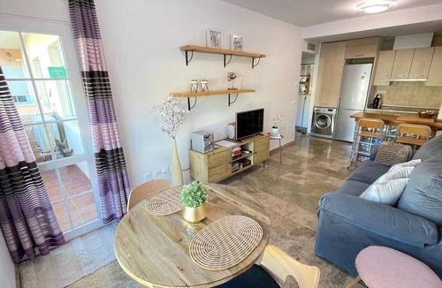 Arroyo de la Miel Apartment | Kiweki apartment with pool