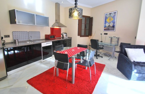 Alameda Apartment | L4. 2 Bedrooms Apartment With Balcony/Wifi/Air Conditioning/Kitchen in Historic Center