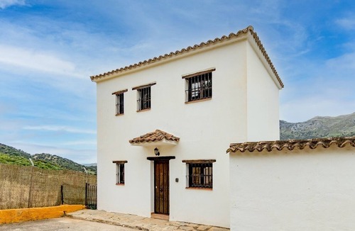 Jimera de Libar Villa | La Albahaca Jimera de Libar by Ruralidays